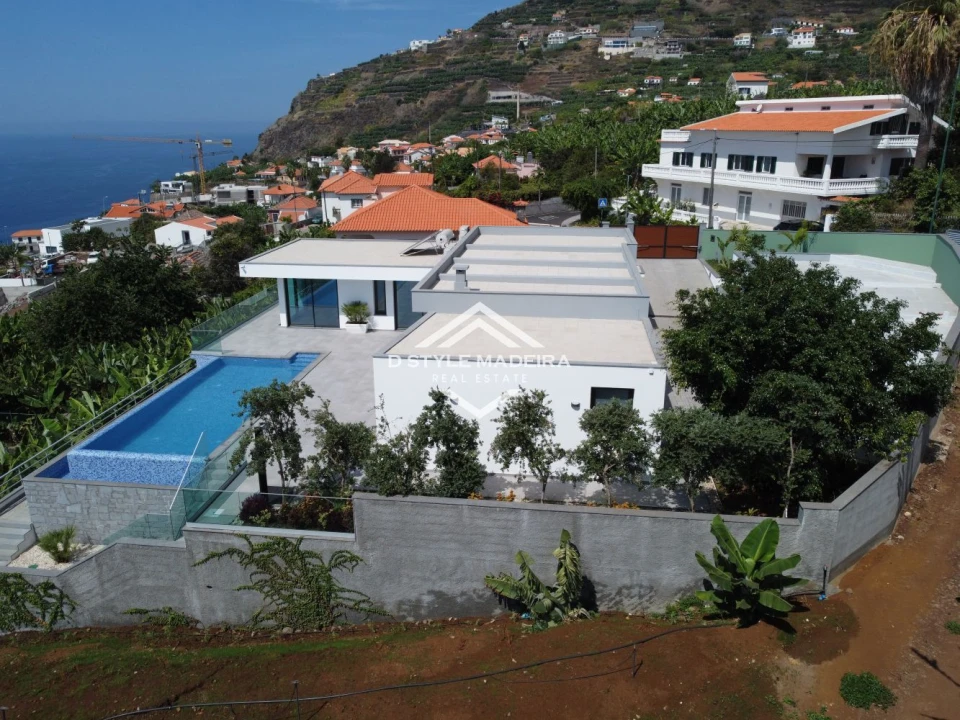 Moradia T3 para Venda em Arco da Calheta Foto 57
