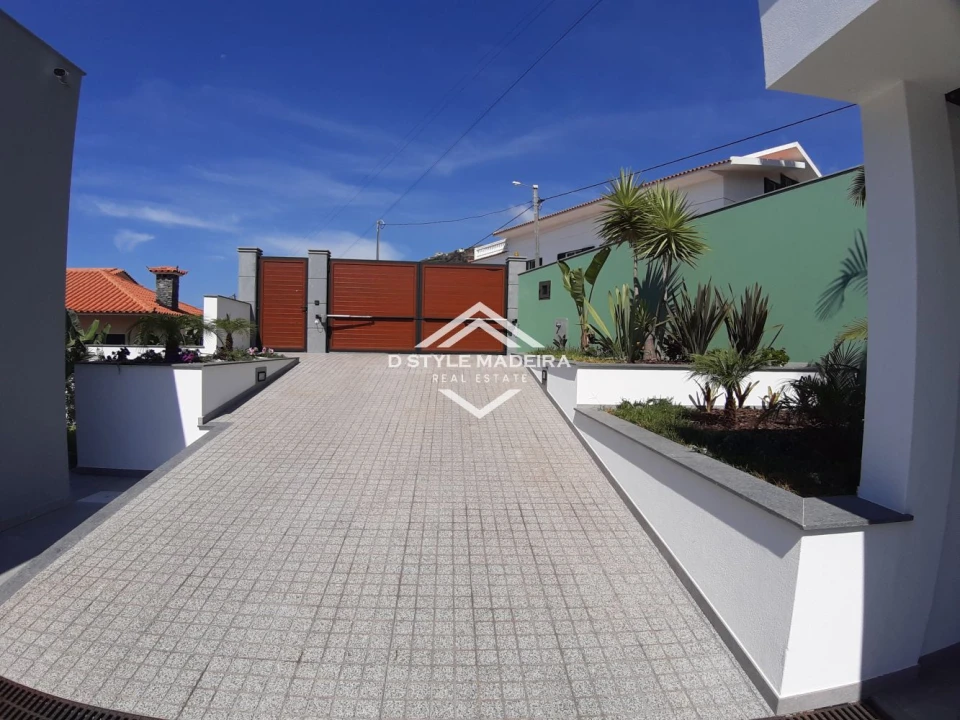 Moradia T3 para Venda em Arco da Calheta Foto 44