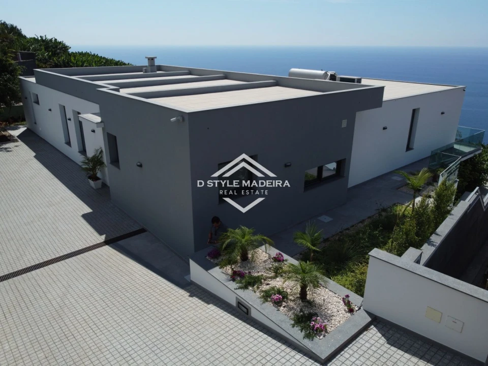 Moradia T3 para Venda em Arco da Calheta Foto 58