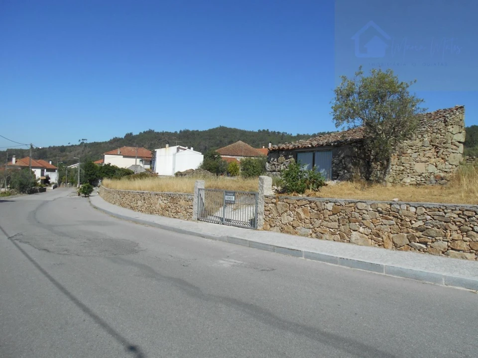 Terreno para Venda em Vila Cova do Covelo/Mareco Foto 1