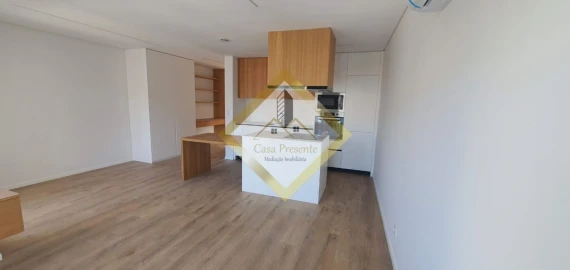 Apartamento T1 para Arrendamento em Mafamude e Vilar do Paraíso