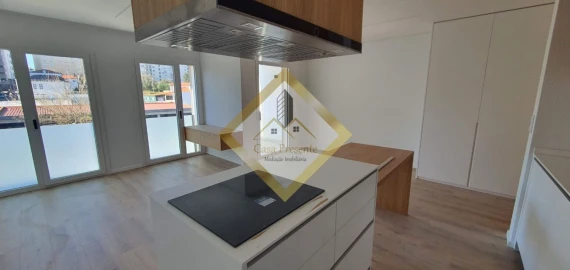 Apartamento T1 para Arrendamento em Mafamude e Vilar do Paraíso