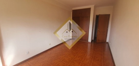 Apartamento T1 para Arrendamento em Santa Marinha e São Pedro da Afurada