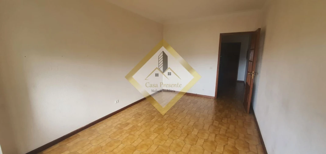 Apartamento T1 para Arrendamento em Santa Marinha e São Pedro da Afurada Foto 10