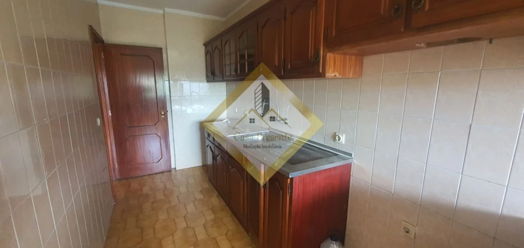 Apartamento T1 para Arrendamento em Santa Marinha e São Pedro da Afurada Foto 3