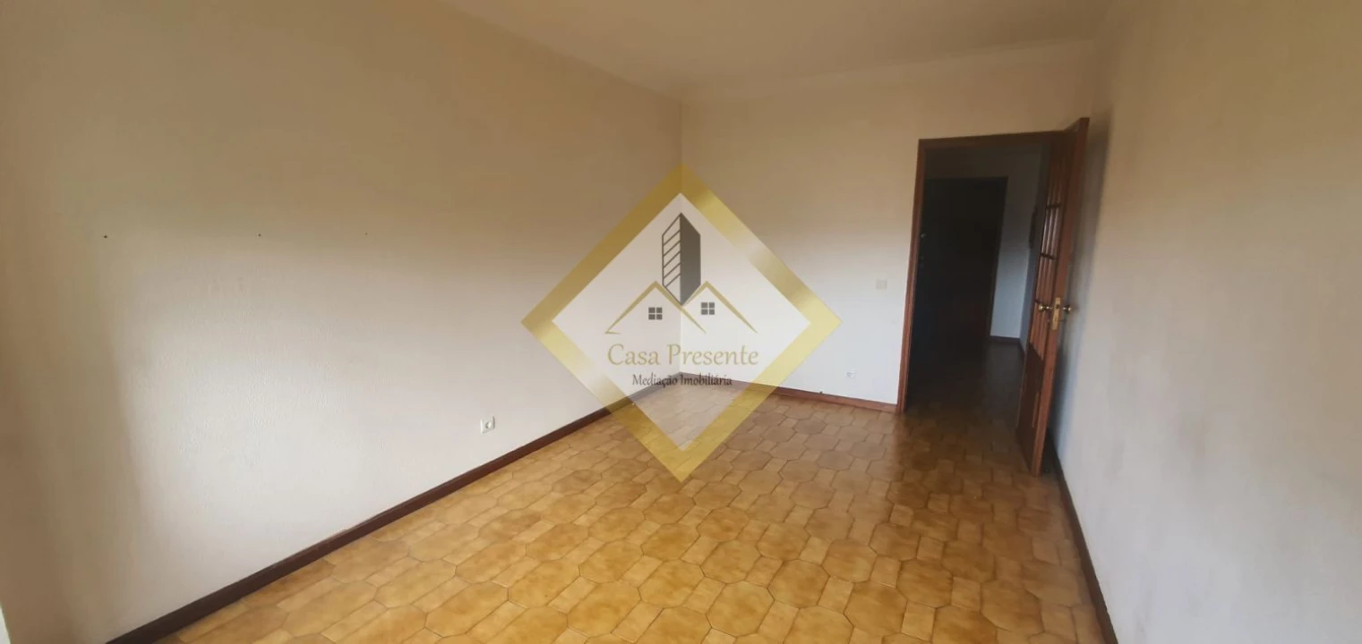 Apartamento T1 para Arrendamento em Santa Marinha e São Pedro da Afurada Foto 10