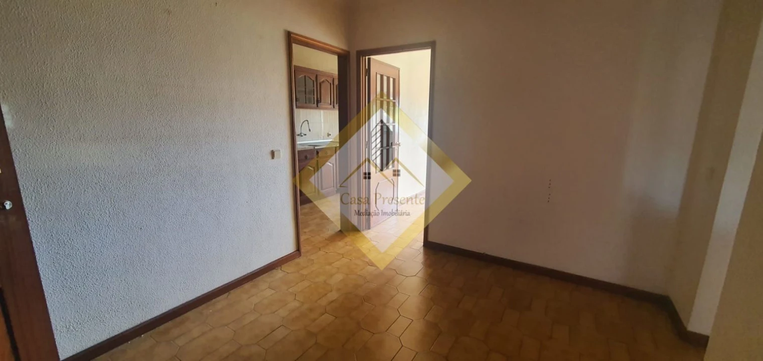 Apartamento T1 para Arrendamento em Santa Marinha e São Pedro da Afurada Foto 2