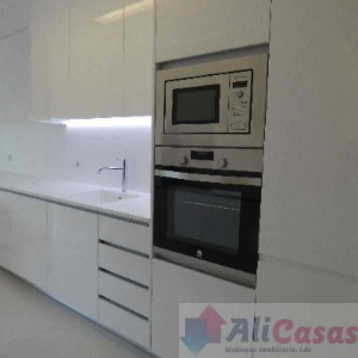 Apartamento T3 para Venda em Cedofeita, Santo Ildefonso, Sé, Miragaia, São Nicolau e Vitória Foto 1