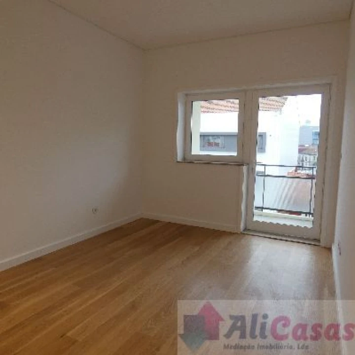 Apartamento T3 para Venda em Cedofeita, Santo Ildefonso, Sé, Miragaia, São Nicolau e Vitória Foto 8