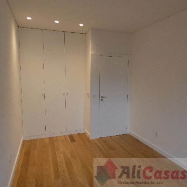 Apartamento T3 para Venda em Cedofeita, Santo Ildefonso, Sé, Miragaia, São Nicolau e Vitória Foto 7