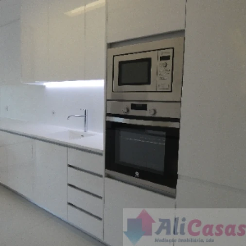 Apartamento T3 para Venda em Cedofeita, Santo Ildefonso, Sé, Miragaia, São Nicolau e Vitória Foto 1