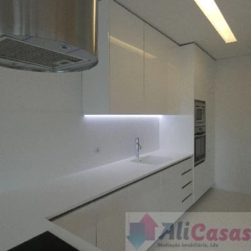 Apartamento T3 para Venda em Cedofeita, Santo Ildefonso, Sé, Miragaia, São Nicolau e Vitória Foto 2