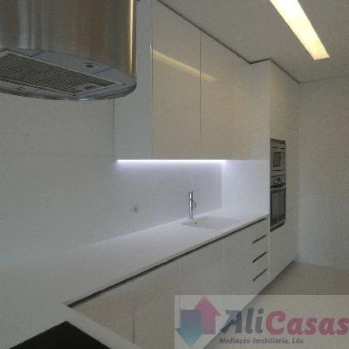 Apartamento T3 para Venda em Cedofeita, Santo Ildefonso, Sé, Miragaia, São Nicolau e Vitória Foto 2