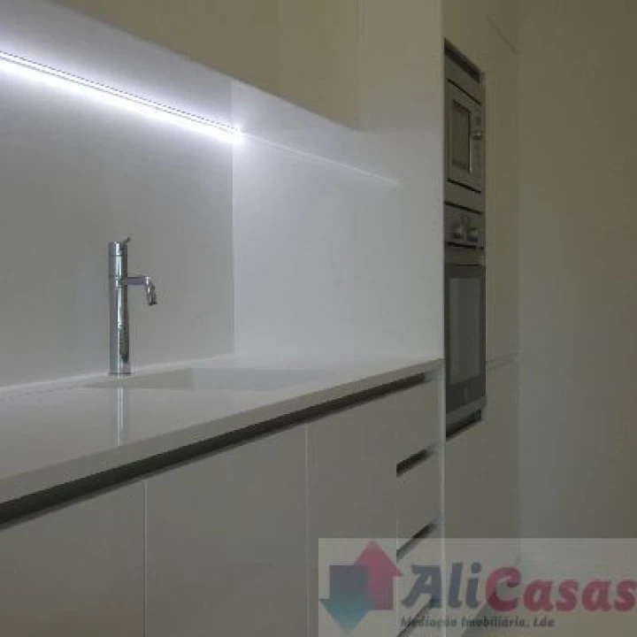 Apartamento T3 para Venda em Cedofeita, Santo Ildefonso, Sé, Miragaia, São Nicolau e Vitória Foto 3