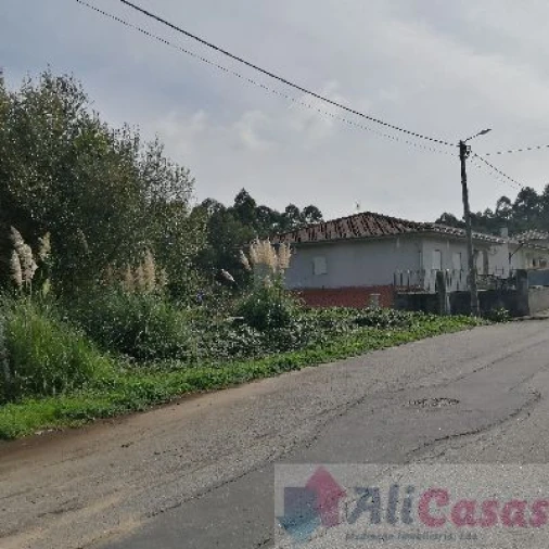 Terreno para Venda em Escapães Foto 10