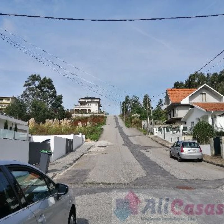 Terreno para Venda em Escapães Foto 11