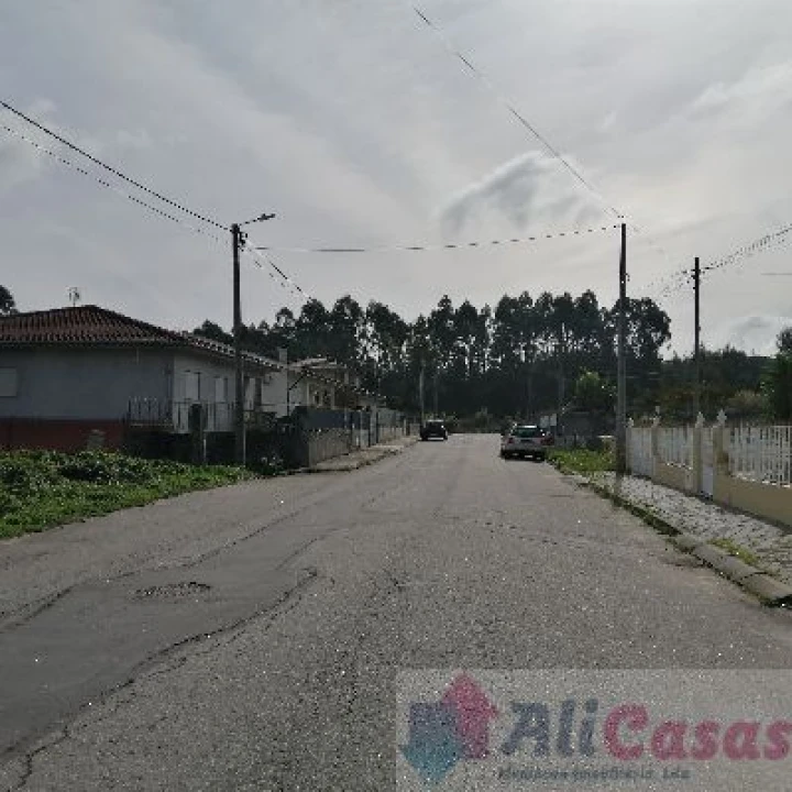 Terreno para Venda em Escapães Foto 9