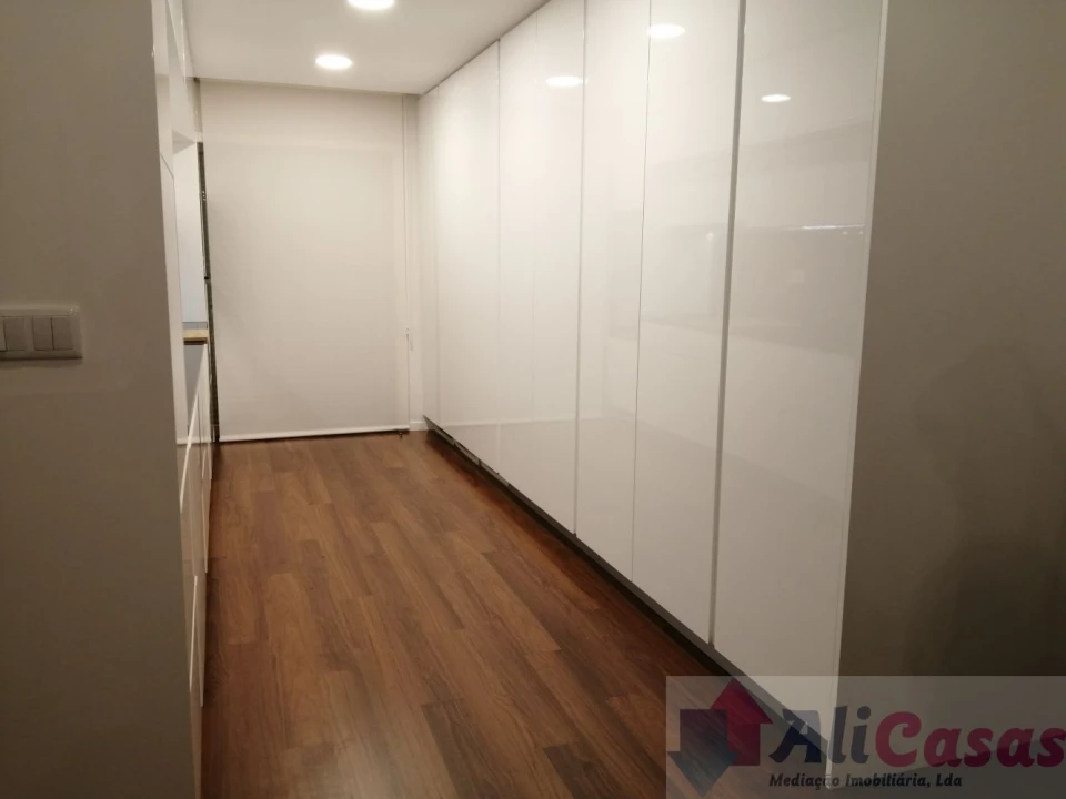 Apartamento T2 para Venda em Esmoriz Foto 6