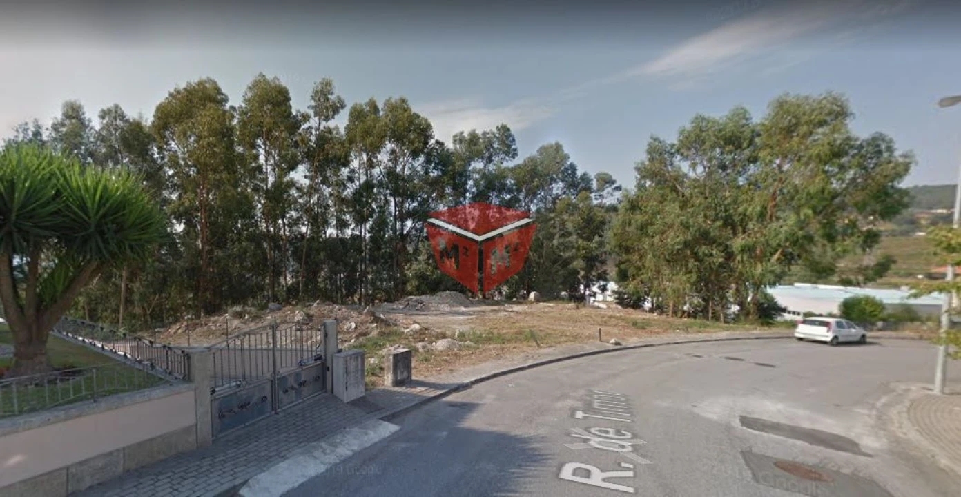 Terreno para Venda em Povoa de Lanhoso (N. Senhora do Amparo) Foto 2