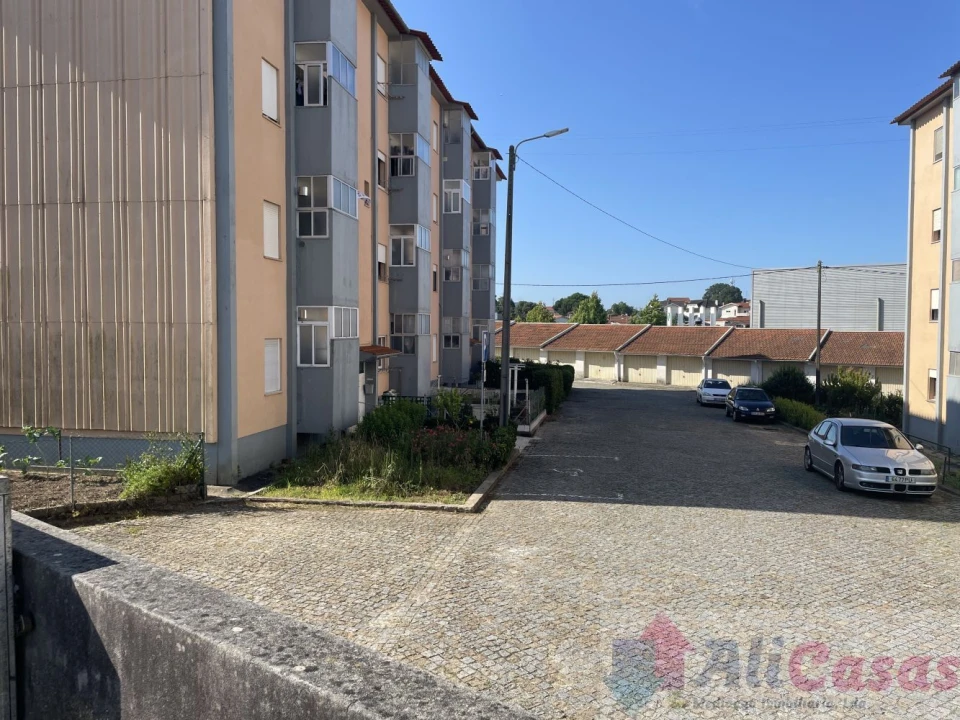 Apartamento T3 para Venda em Paços de Brandão Foto 25