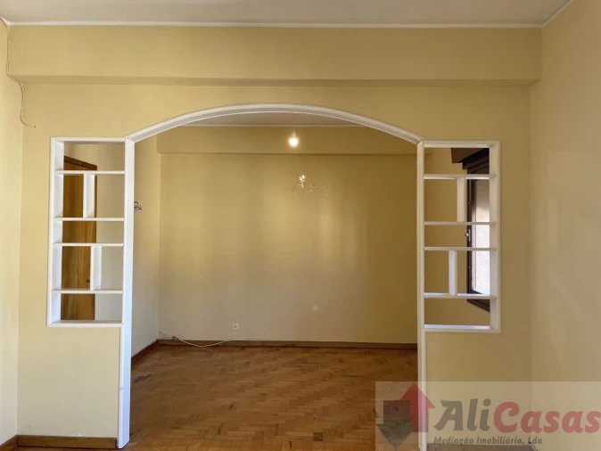 Apartamento T3 para Venda em Paços de Brandão Foto 6