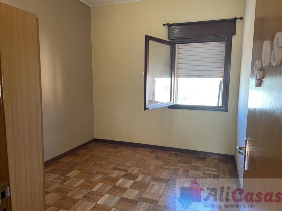 Apartamento T3 para Venda em Paços de Brandão Foto 21