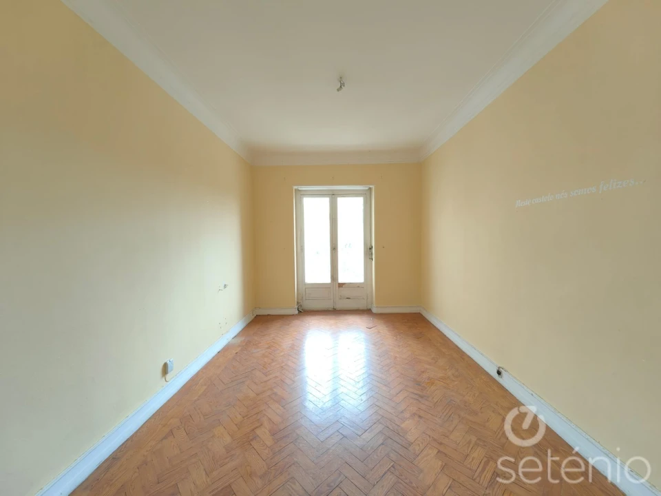 Apartamento T3 para Venda em Campolide Foto 3