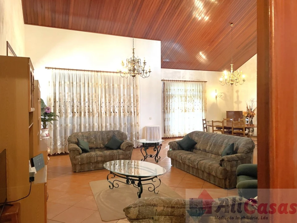 Moradia T4 para Venda em Grijó e Sermonde Foto 8