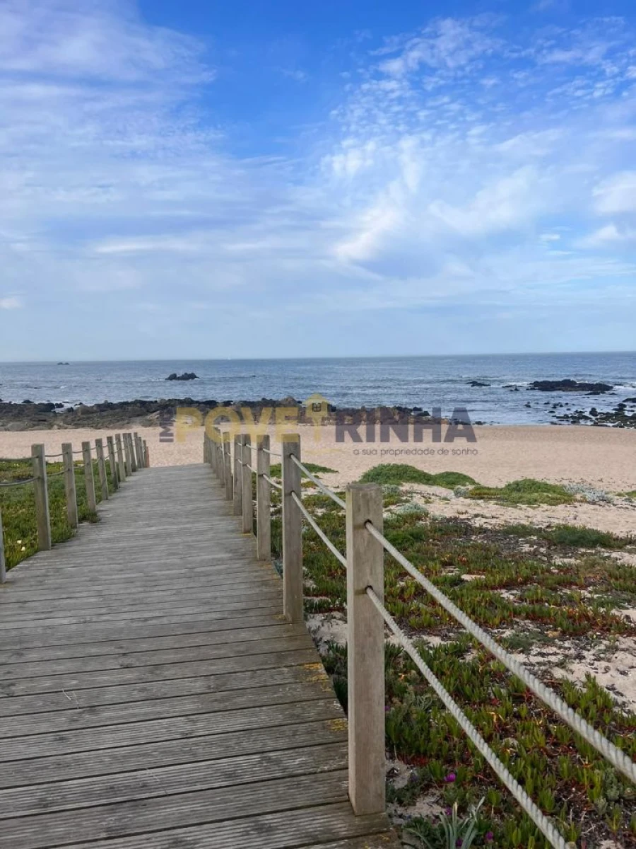 Terreno para Venda em Aver-O-Mar, Amorim e Terroso Foto 1