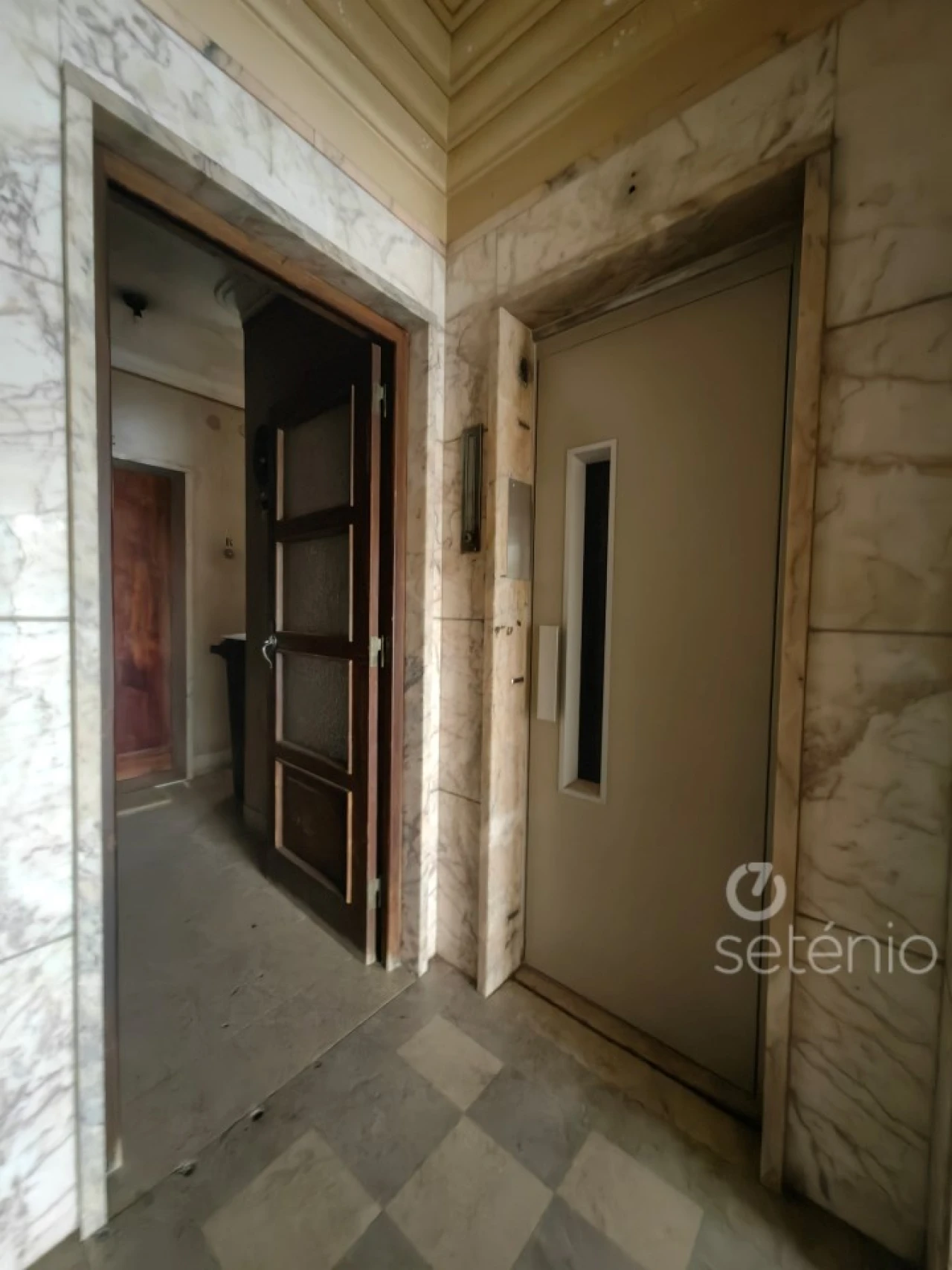 Apartamento T1 para Venda em Campolide Foto 4