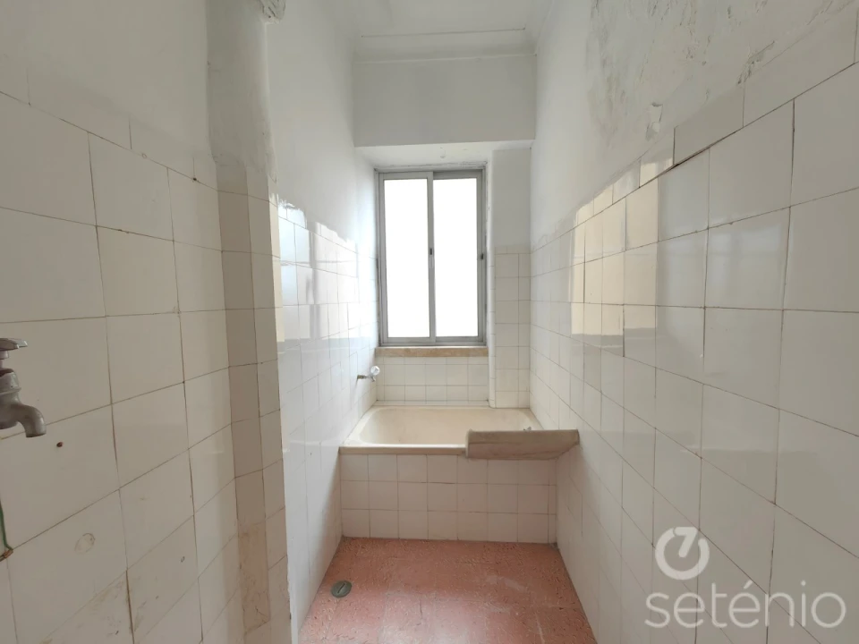 Apartamento T1 para Venda em Campolide Foto 8