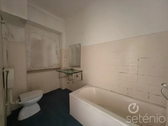 Apartamento T1 para Venda em Campolide Foto 7