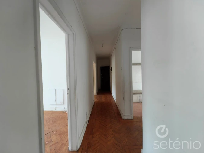 Apartamento T1 para Venda em Campolide Foto 12