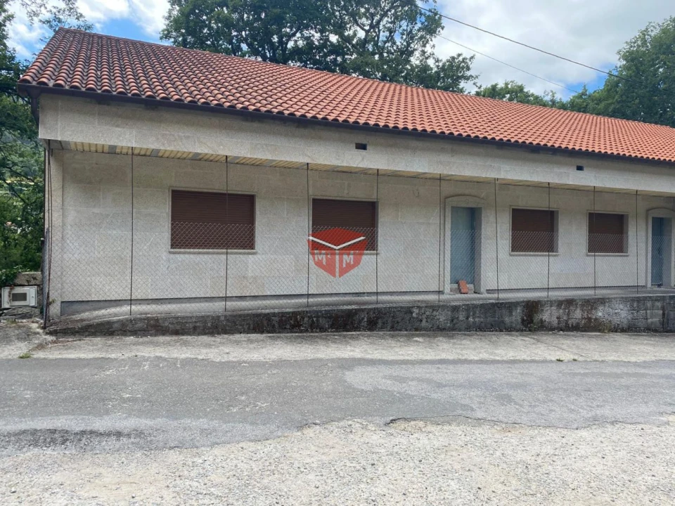 Loja para Venda em Moimenta Foto 2