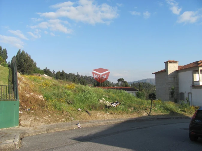 Terreno para Venda em Povoa de Lanhoso (N. Senhora do Amparo) Foto 2