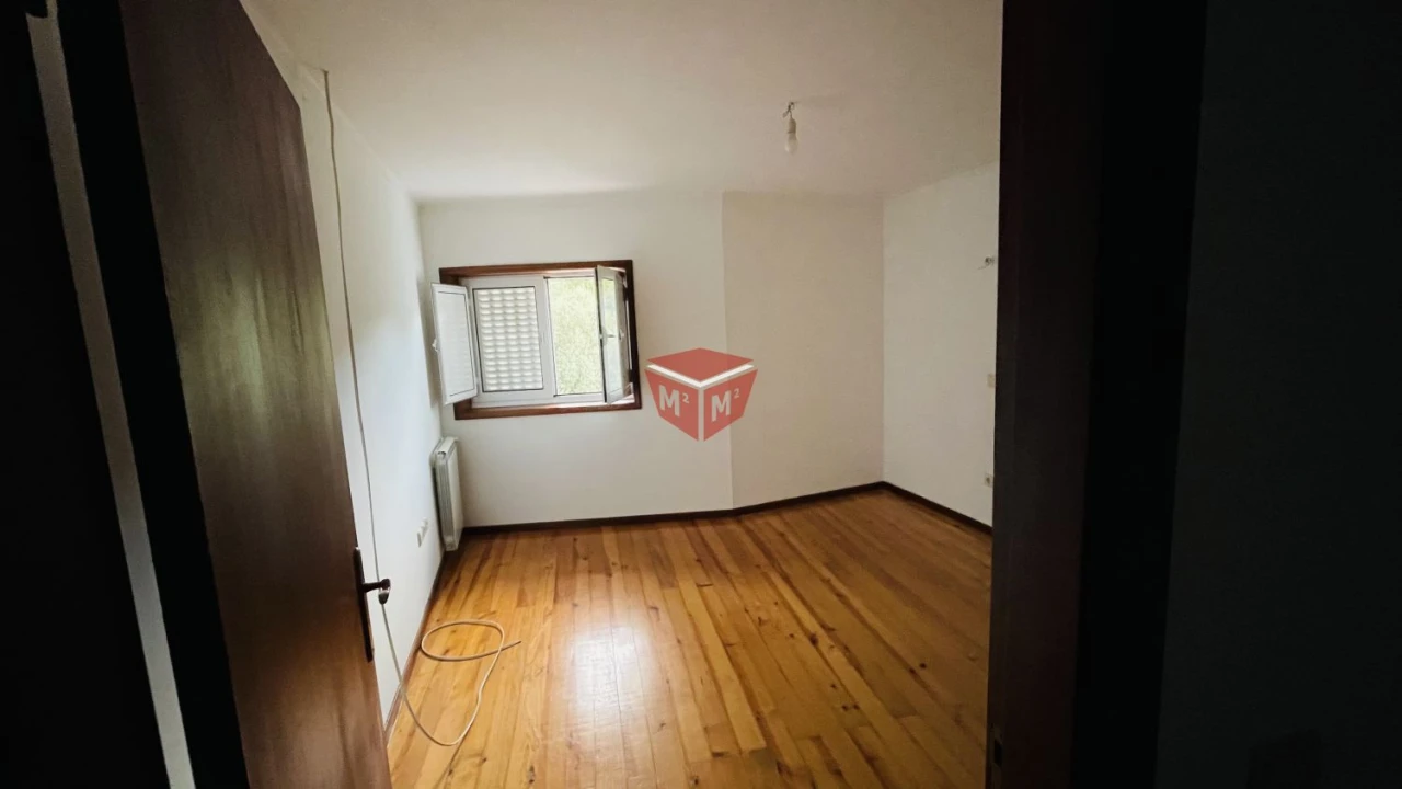 Moradia T2 para Venda em Fonte Arcada e Oliveira Foto 7