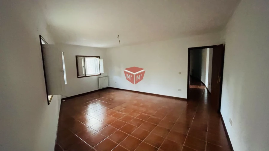 Moradia T2 para Venda em Fonte Arcada e Oliveira Foto 2