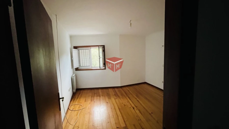 Moradia T2 para Venda em Fonte Arcada e Oliveira Foto 6