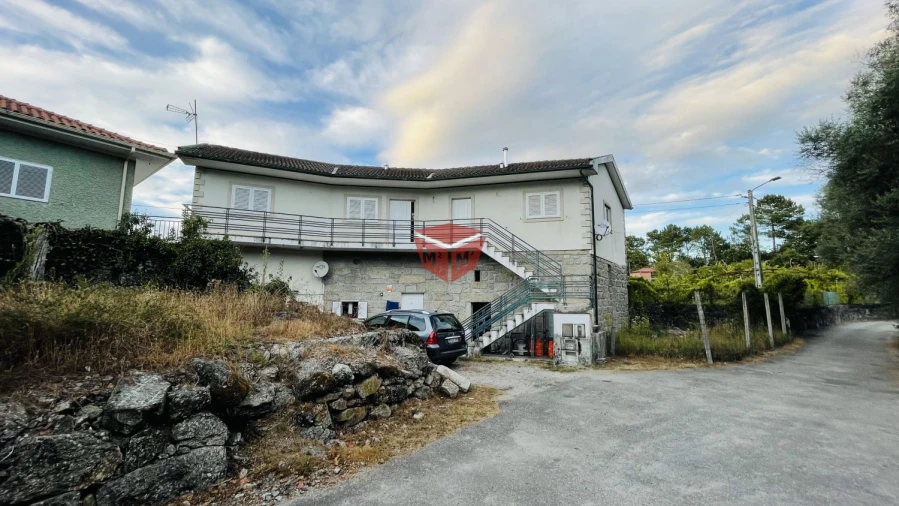 Moradia T2 para Venda em Fonte Arcada e Oliveira Foto 10