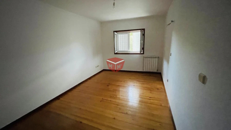 Moradia T2 para Venda em Fonte Arcada e Oliveira Foto 8