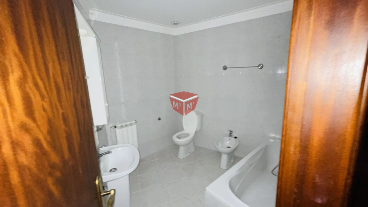 Moradia T2 para Venda em Fonte Arcada e Oliveira Foto 4