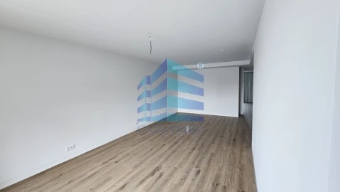 Apartamento T3 para Venda em Glória e Vera Cruz