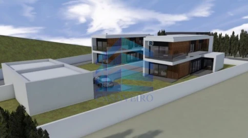 Moradia T4 para Venda em São Bernardo