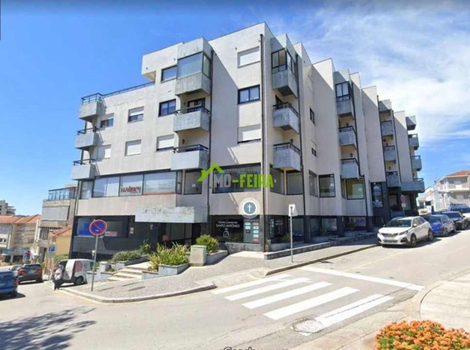 Loja para Venda em São João da Madeira Foto 1