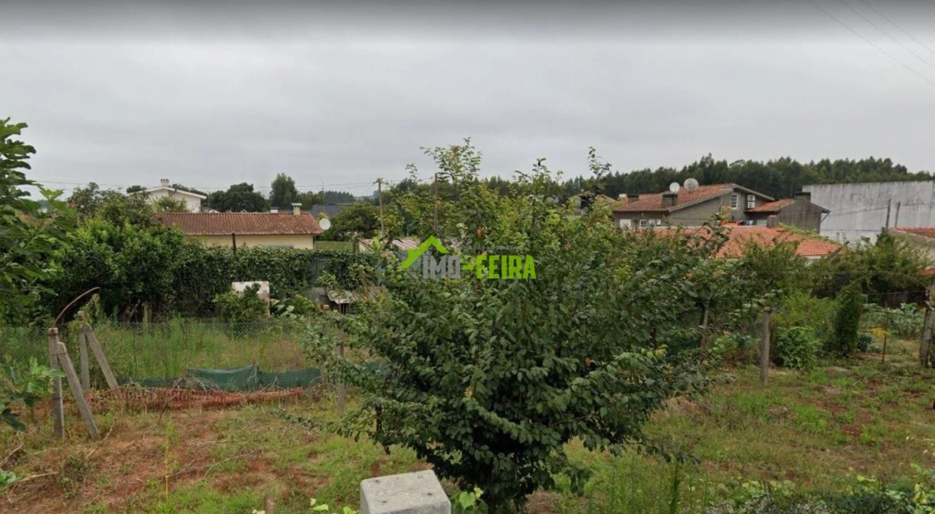 Terreno para Venda em Paços de Brandão Foto 1