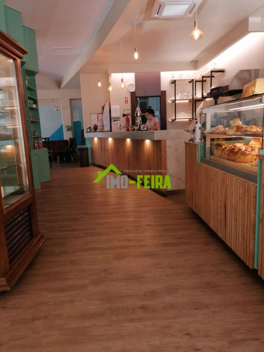 Loja para Venda em Santa Maria da Feira, Travanca, Sanfins e Espargo Foto 12