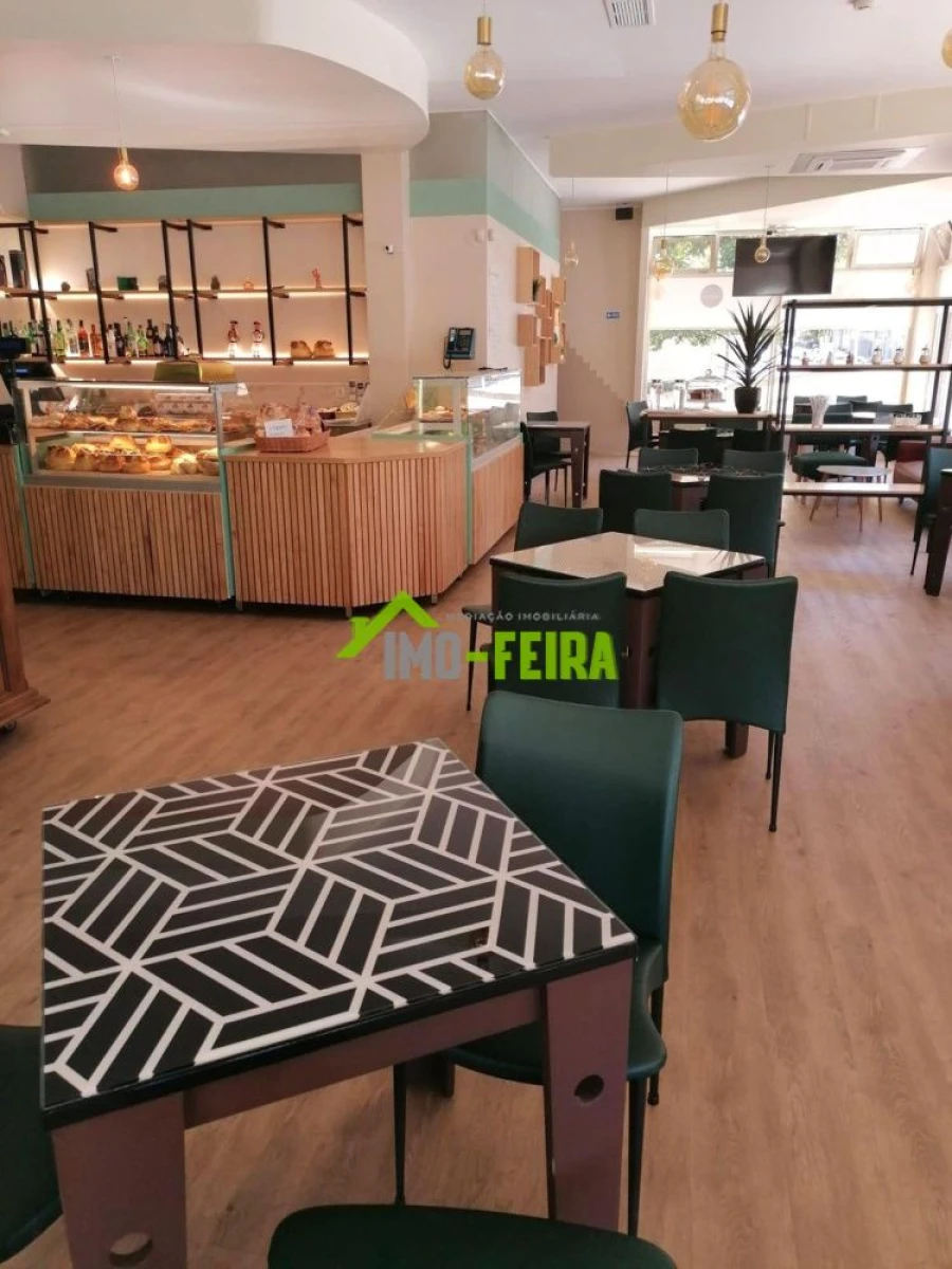 Loja para Venda em Santa Maria da Feira, Travanca, Sanfins e Espargo Foto 11