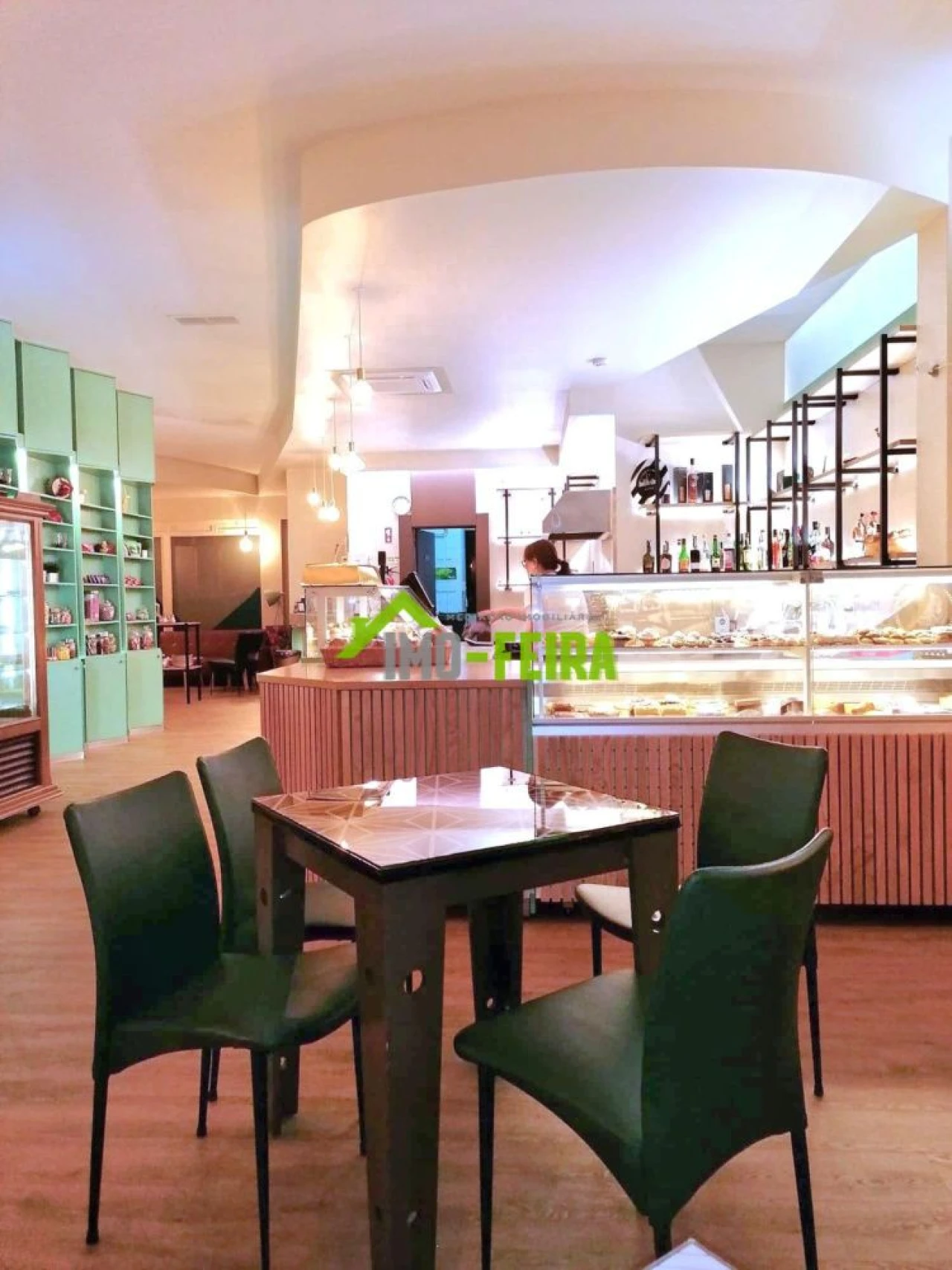 Loja para Venda em Santa Maria da Feira, Travanca, Sanfins e Espargo Foto 2