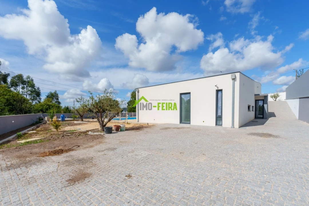 Moradia T4 para Venda em São Roque Foto 38