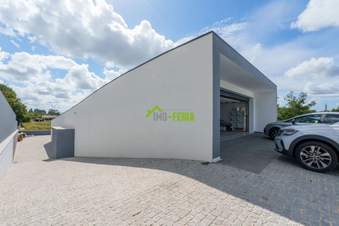 Moradia T4 para Venda em São Roque Foto 44